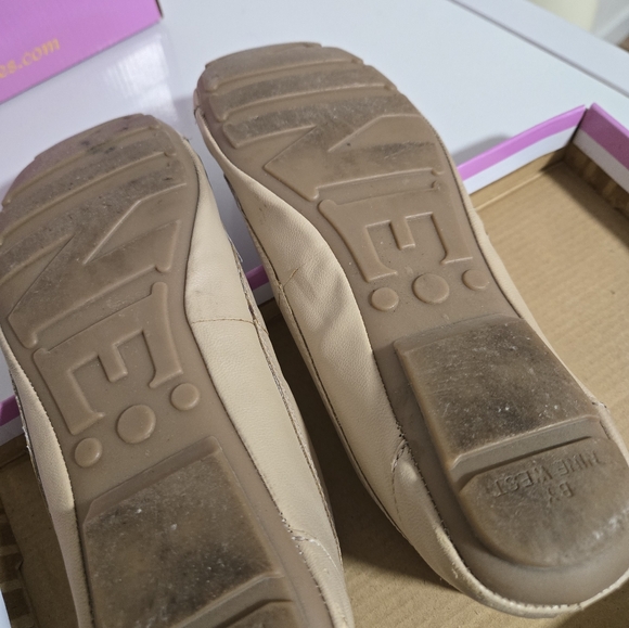 Cream Nine West flats - Picture 6 of 6